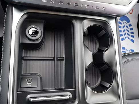 New 2026 Ford Expedition Max Platinum w/ Driver's Package AWD/4WD image 21