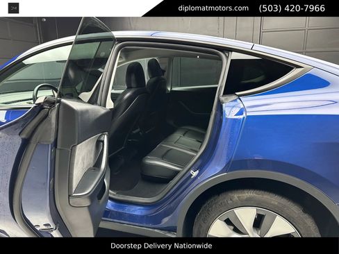 Used 2022 Tesla Model Y Long Range image 20