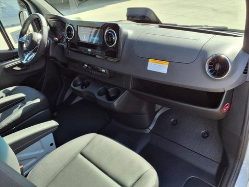 New 2026 Mercedes-Benz Sprinter 2500 image 17