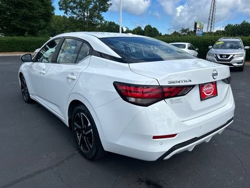 Used 2025 Nissan Sentra SV FWD image 9