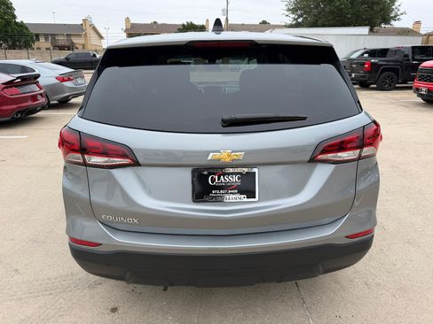 Used 2023 Chevrolet Equinox LS w/ LS Convenience Package FWD image 7