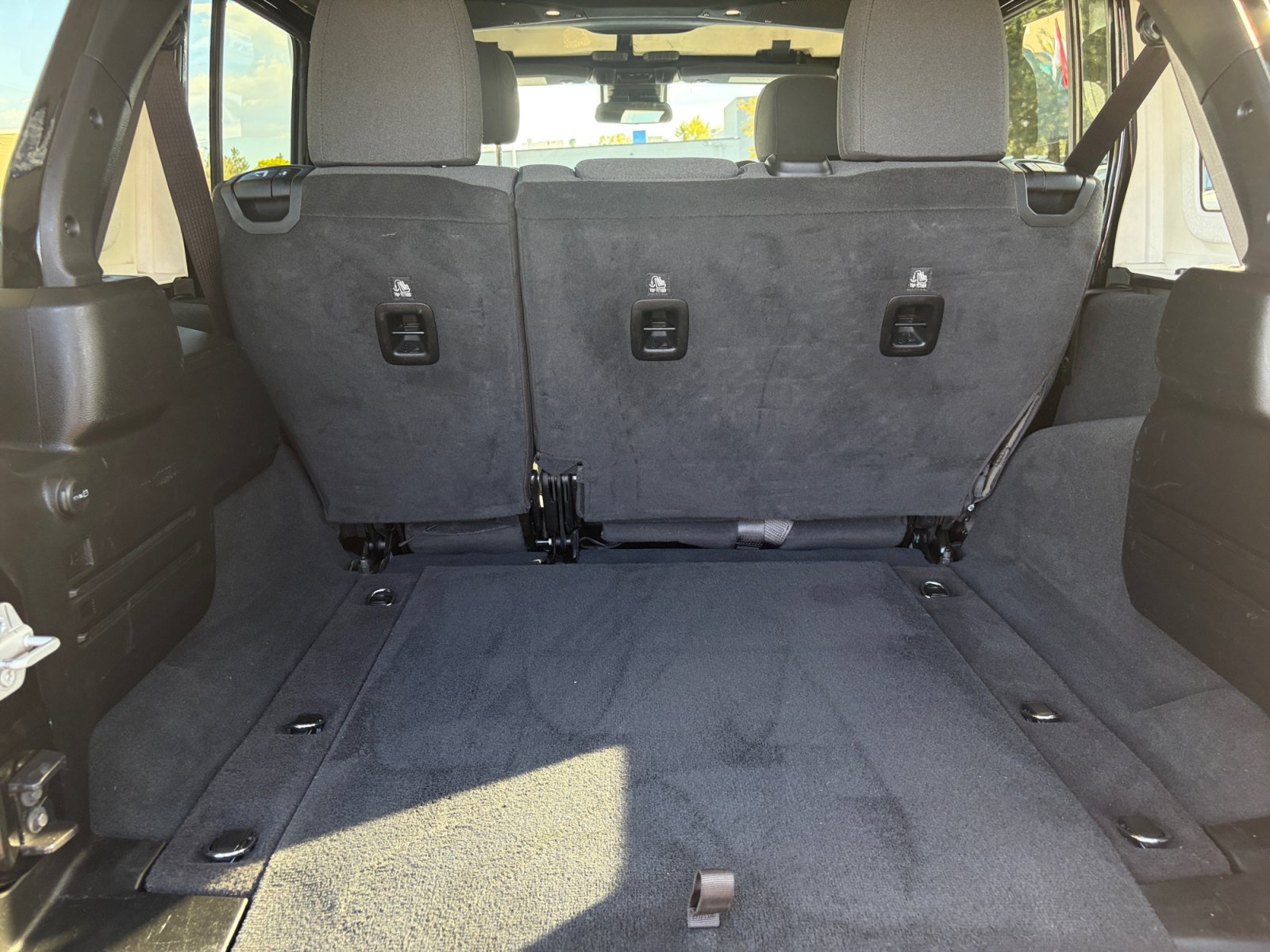 Used 2024 Jeep Wrangler Unlimited Rubicon AWD/4WD image 27