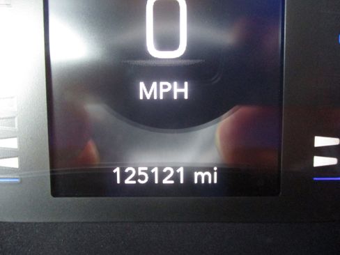 Used 2018 Chrysler Pacifica Touring Plus w/ S Appearance Package image 10