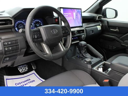 Used 2025 Toyota Tacoma TRD Sport image 13