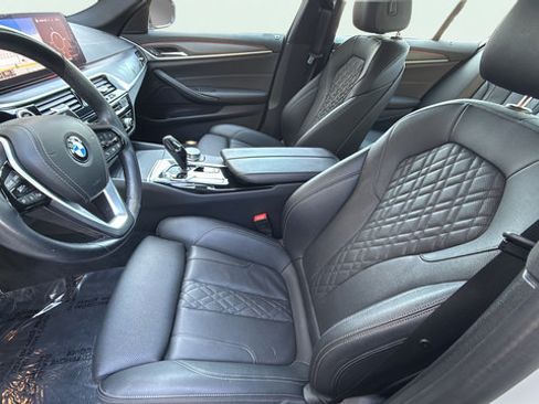 Used 2022 BMW 530i w/ Convenience Package RWD image 14