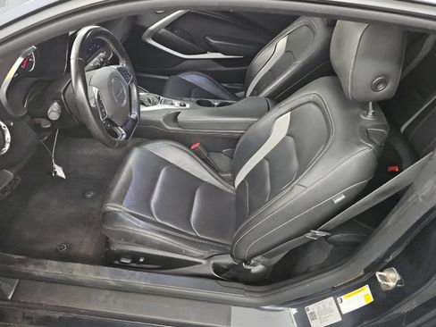 Used 2020 Chevrolet Camaro LT RWD image 5