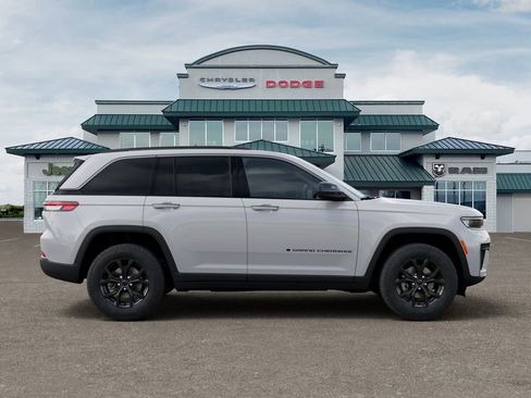 New 2026 Jeep Grand Cherokee Altitude AWD/4WD image 26