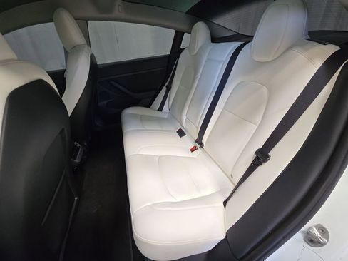 Used 2022 Tesla Model 3 Long Range image 33