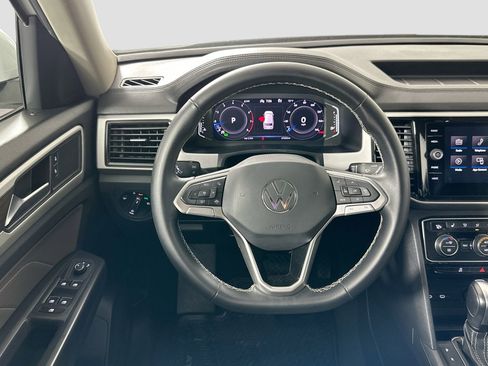 Certified 2022 Volkswagen Atlas SE image 18