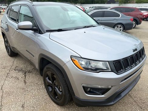 Used 2018 Jeep Compass Latitude w/ Popular Equipment Group AWD/4WD image 7