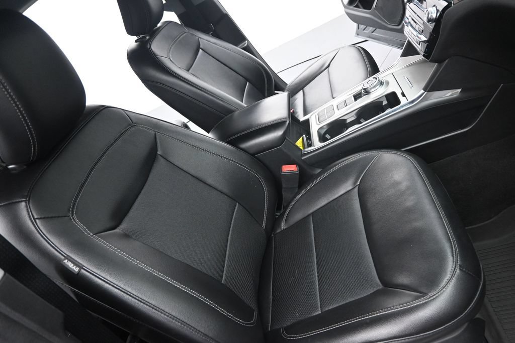 Used 2023 Ford Explorer Limited w/ Equipment Group 301A RWD image 11