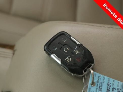 Used 2016 GMC Yukon Denali image 3