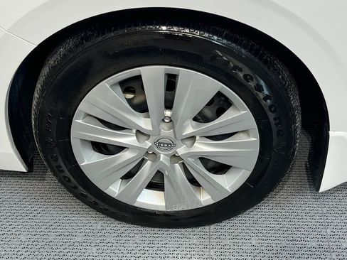 Used 2024 Nissan Sentra S FWD image 9