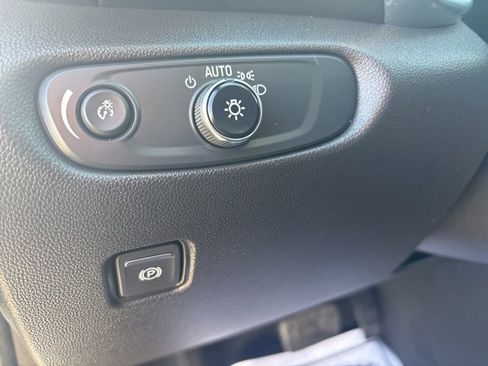 Used 2021 Chevrolet Blazer LT image 29