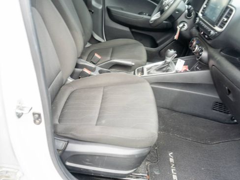 Used 2021 Hyundai Venue SE FWD image 10