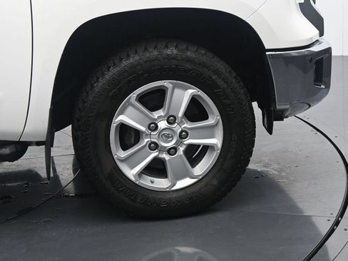 Used 2019 Toyota Tundra SR5 w/ Convenience Package AWD/4WD image 11