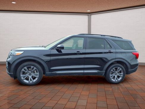 Used 2023 Ford Explorer XLT w/ Equipment Group 202A AWD/4WD image 5