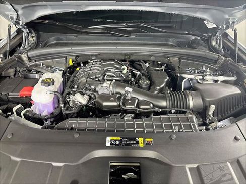 Certified 2025 Jeep Grand Cherokee Laredo w/ MOPAR Finishing Package AWD/4WD image 22