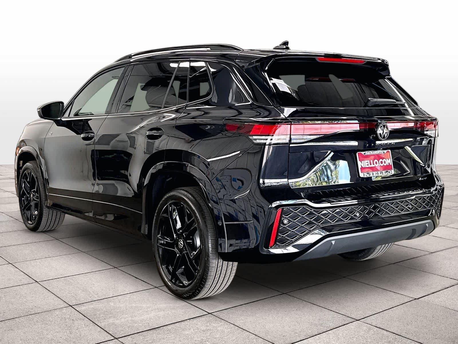 New 2026 Volkswagen Tiguan SE R-Line AWD/4WD image 3