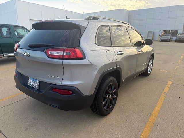 Used 2016 Jeep Cherokee Sport w/ Cold Weather Group FWD image 5
