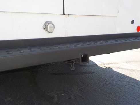 Used 2013 Ford E-350 and Econoline 350 Super Duty w/ Class I Trailer Tow Pkg RWD image 9