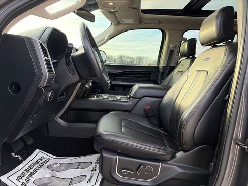 Used 2020 Ford Expedition Platinum image 18