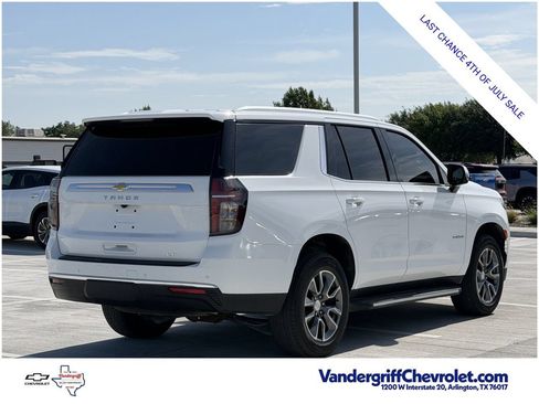 Used 2024 Chevrolet Tahoe LT w/ Luxury Package RWD image 4