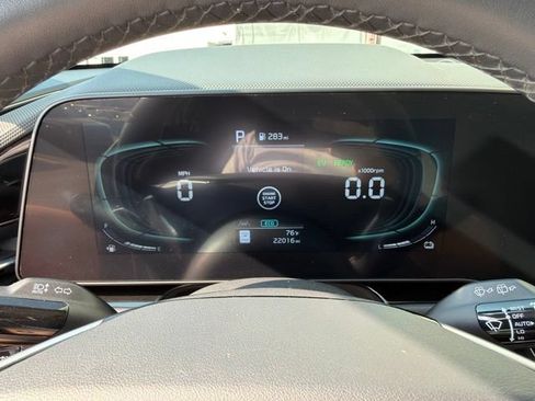 Certified 2023 Kia Niro EX FWD image 19