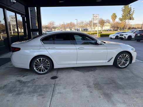 Used 2023 BMW 540i w/ Premium Package image 12