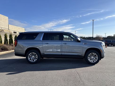 New 2026 GMC Yukon XL Denali w/ Sun & Power Step Package image 11