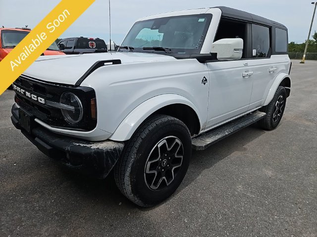 Used 2023 Ford Bronco Outer Banks AWD/4WD image 1
