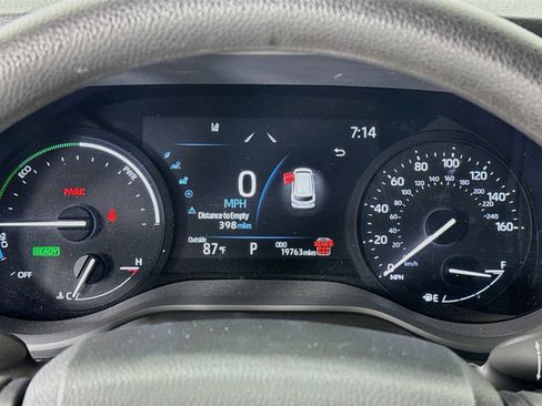 Certified 2025 Toyota Sienna LE FWD image 12