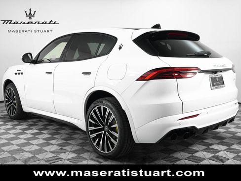 New 2025 Maserati Grecale Modena image 8