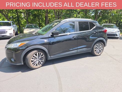 Used 2021 Nissan Kicks SV FWD image 1