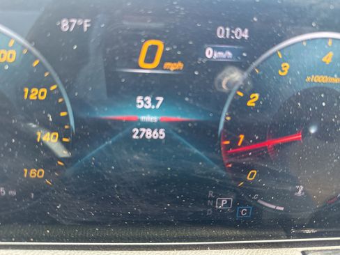 Used 2022 Mercedes-Benz GLA 250 4MATIC w/ Premium Package image 11