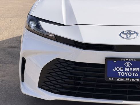 Used 2026 Toyota Camry LE FWD image 5