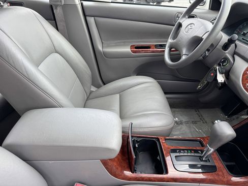Used 2002 Toyota Camry LE FWD image 6
