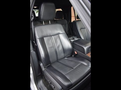 Used 2017 Lincoln Navigator Select image 34