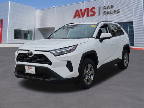Used 2025 Toyota RAV4 XLE image 1