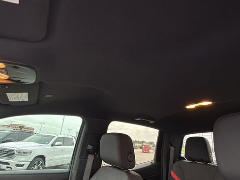 Used 2023 Chevrolet Colorado Z71 w/ Z71 Convenience Package 2 image 13