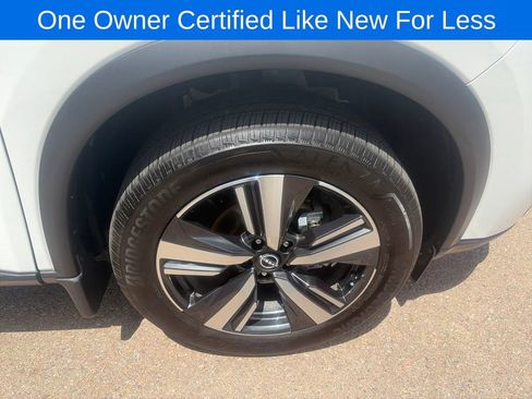 Used 2025 Nissan Rogue SL AWD/4WD image 36