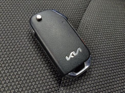 Used 2022 Kia Forte LXS FWD image 32