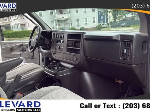Used 2008 GMC Savana 2500 RWD image 26