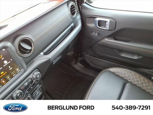 Used 2021 Jeep Gladiator Overland image 32