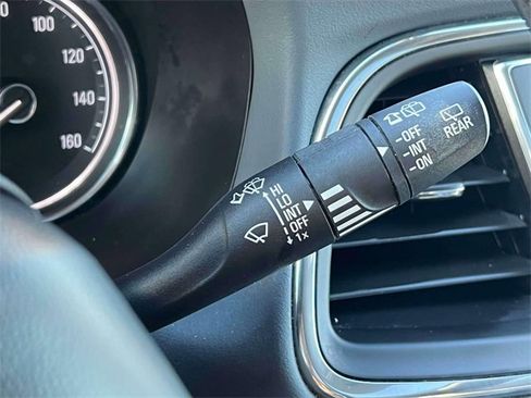 Used 2018 Buick Enclave Essence image 19