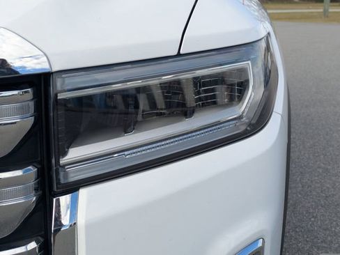 Used 2023 GMC Acadia SLT w/ Technology Package image 11