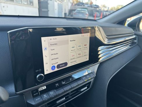 Used 2025 Toyota Camry LE image 21