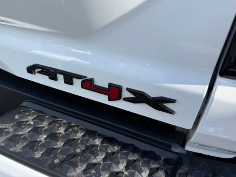 Used 2024 GMC Canyon AT4X AWD/4WD image 8