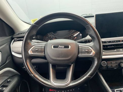 Used 2022 Jeep Compass Latitude AWD/4WD image 16