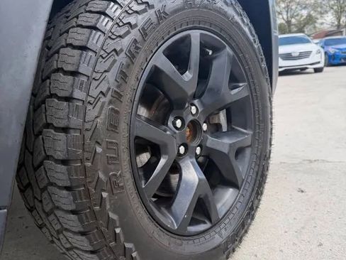 Used 2015 Jeep Cherokee Trailhawk w/ Trailer Tow Group AWD/4WD image 9